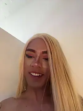 VenusSantana: διαδικτυακό σόου στην κάμερα