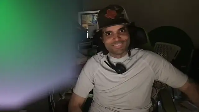 KungFuPanda001's Webcam Show