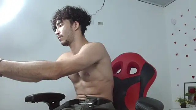 Caius_fox: διαδικτυακό σόου στην κάμερα