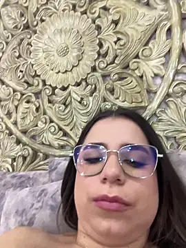 ThaniaJones Adlı Modelin Canlı XXX Sohbeti