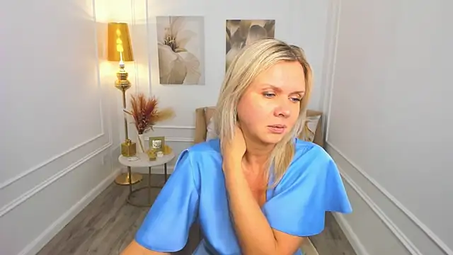 AgathaKlouin: απευθείας συνομιλία ΧΧΧ