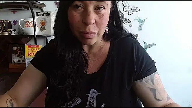 LauraMallioni Chat XXX in diretta