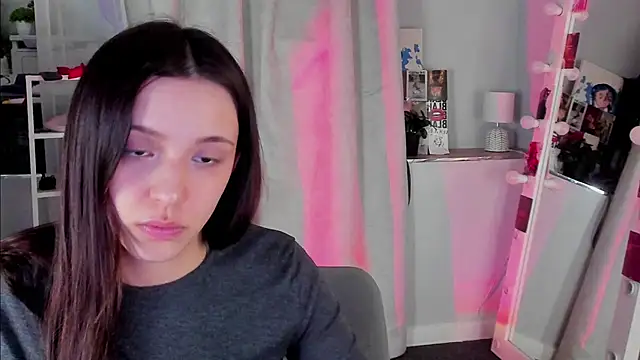 Chat +18 de Sahara_Shields ao vivo