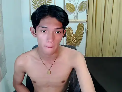 urasian_john18 网络视讯表演