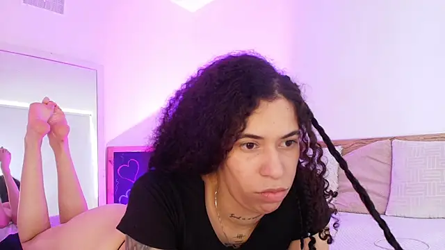 Chat +18 de Annie_roselle ao vivo