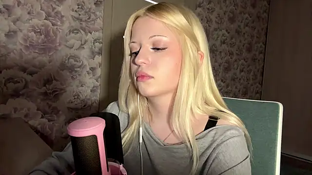 Chat +18 de JeneeBIanks ao vivo