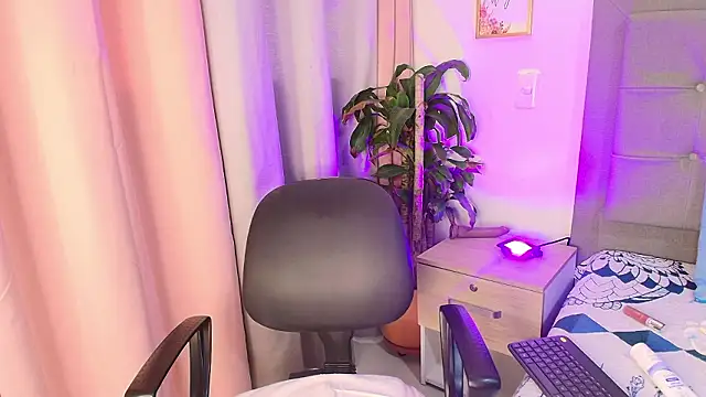 Živý XXX chat Kiara_noirr