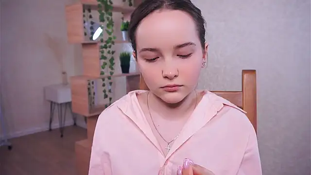 LeighaKind Chat XXX in diretta