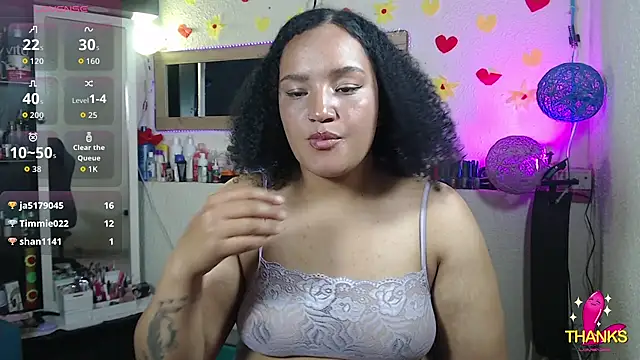 SofiaRoyal2308's Live XXX Chat