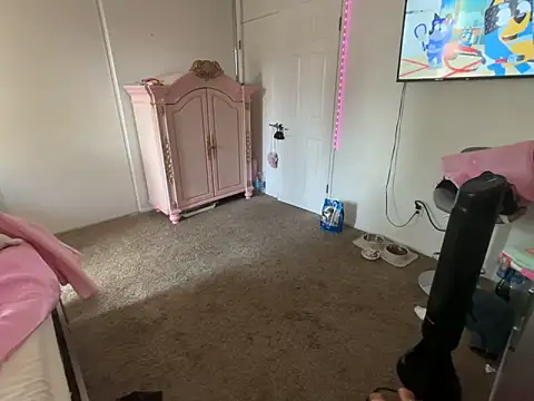 Onlypawzz's Live XXX Chat