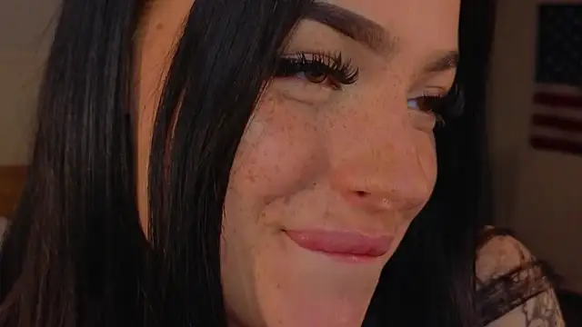 LisaaLiss Adlı Modelin Canlı XXX Sohbeti