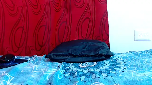 zoecute5817's Live XXX Chat