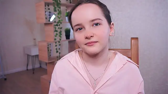 LeighaKind 现场XXX聊天