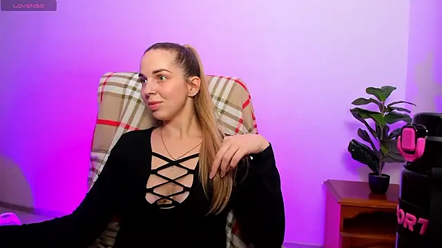 Alexandracandy Adlı Modelin Canlı XXX Sohbeti