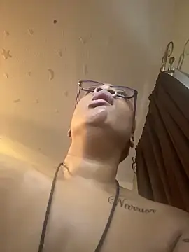 nickytheehawtie's Live XXX Chat