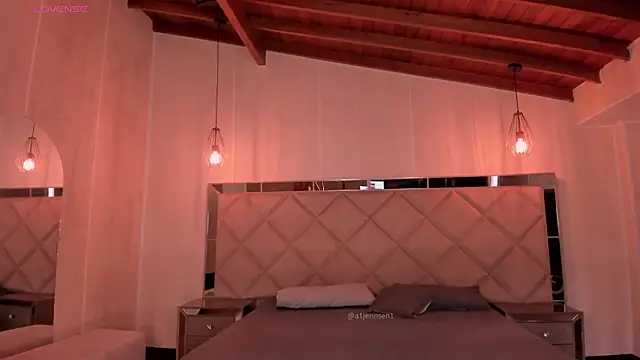 AllyJensen live XXX chat