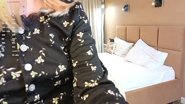 SusanPearl live XXX chat