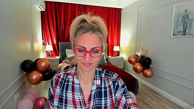 MuseOfStage Adlı Modelin Canlı XXX Sohbeti