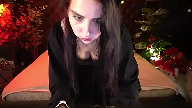 LiviaShy Adlı Modelin Canlı XXX Sohbeti