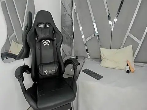 honeyhtx Chat XXX in diretta