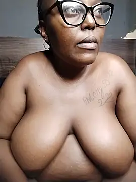 CHERRYYUMMY – Naživo XXX chat