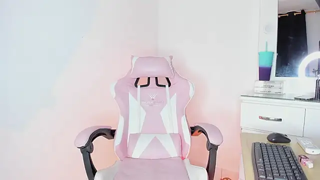 lovingdarcy_ Adlı Modelin Canlı XXX Sohbeti