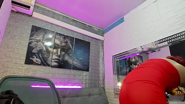 andy_femboy_: διαδικτυακό σόου στην κάμερα