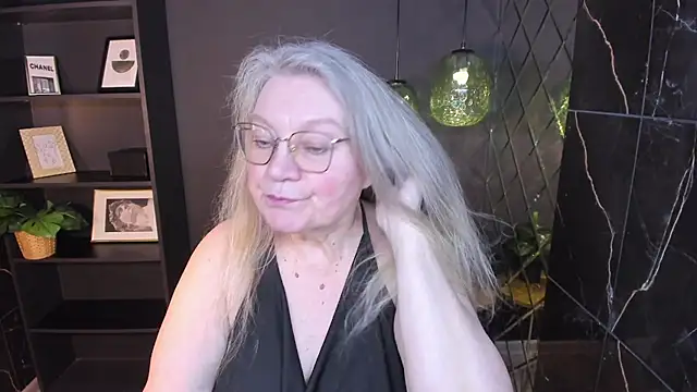 NataliMellow élő XXX-chatje