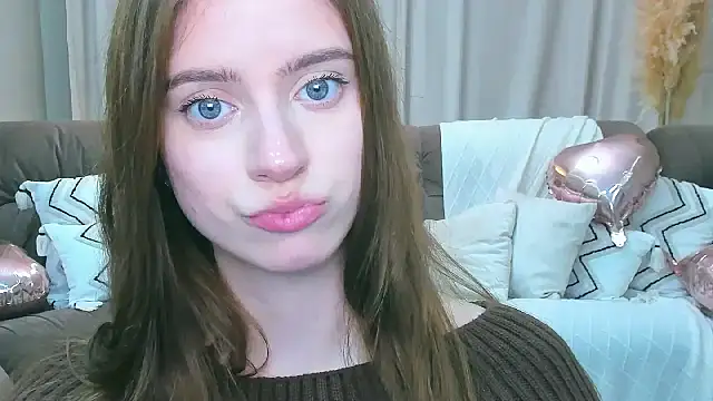 Erica_Kiss Live XXX-Chat