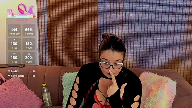 ariana_cross: απευθείας συνομιλία ΧΧΧ