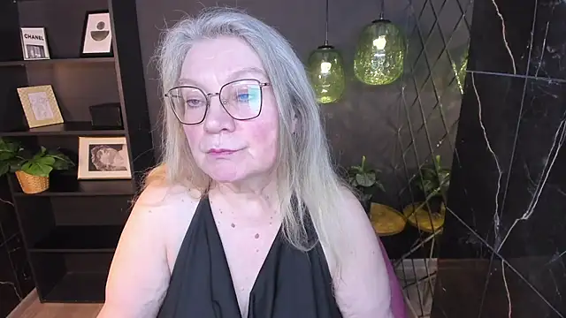 NataliMellow Chat XXX in diretta