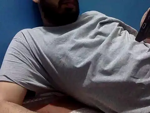 Precumboner 即時 XXX 聊天