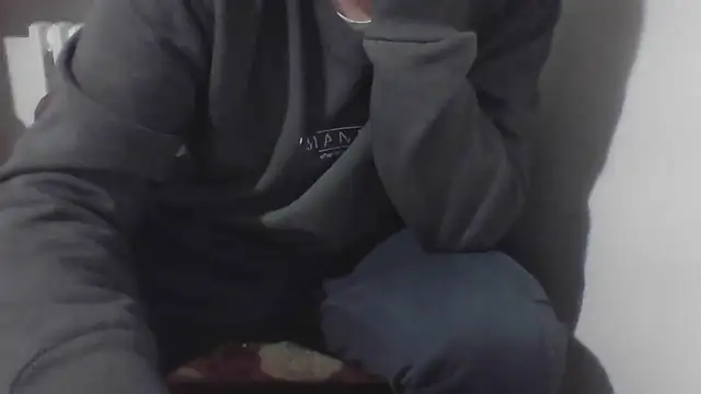 Pokazy przed kamerką – YakisikliSikici