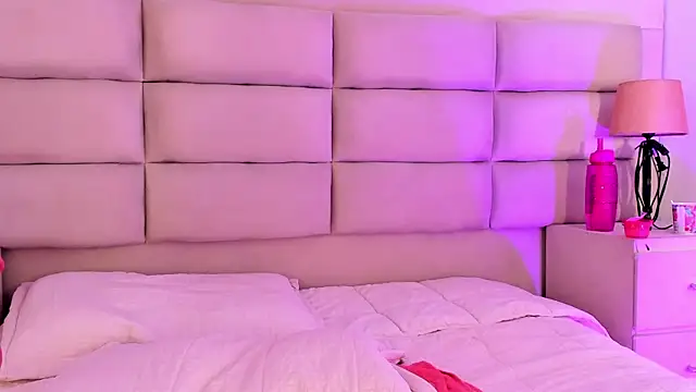 Živý XXX chat CarolineFyre