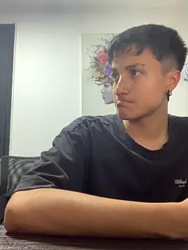 Онлайн чат XXX Milan_Bach