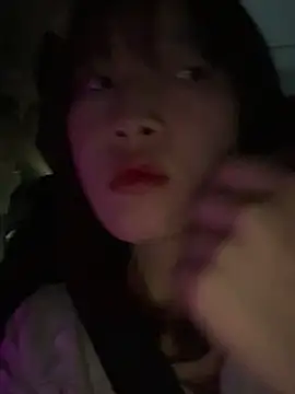 Pokazy przed kamerką – littleqiu