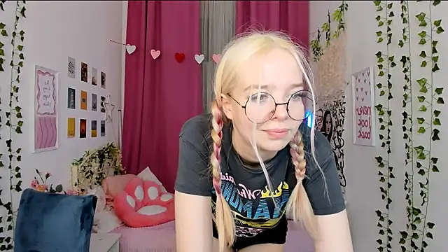 XXX chat uživo modela BellaMontgomery