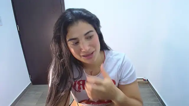 shyness_alice Chat XXX in diretta