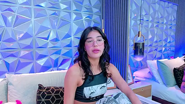 Živý XXX chat AdelineJhones