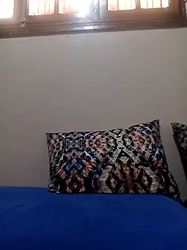 fati35flou Chat XXX live