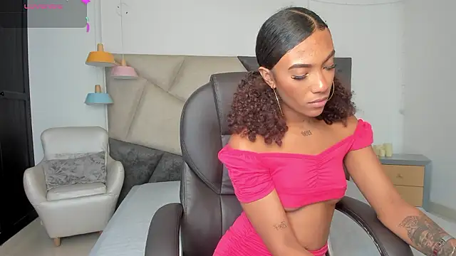 SiennaClark_ Adlı Modelin Canlı XXX Sohbeti