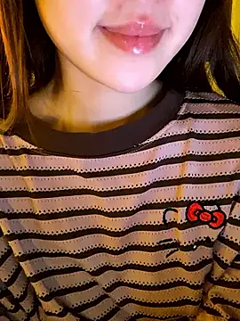 Uyennii02's Webcam Show