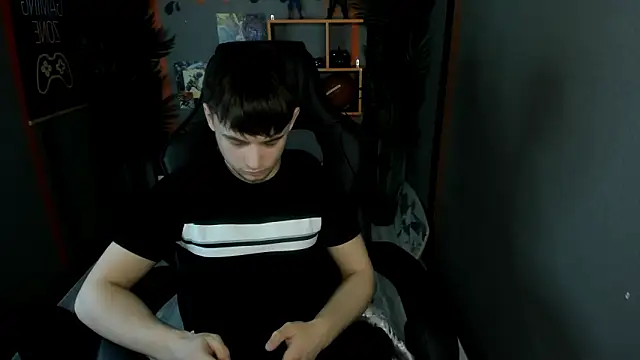 AlejandroEllias Chat XXX in diretta