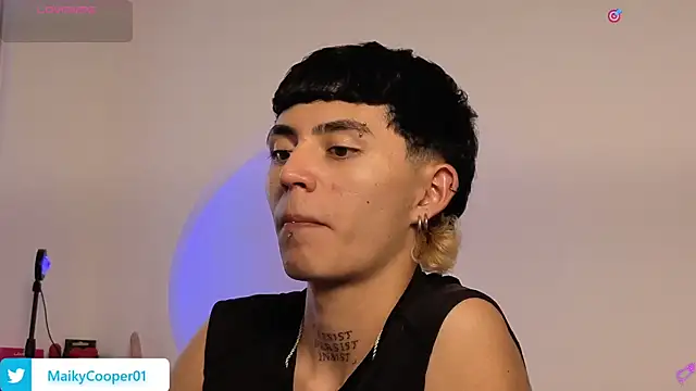 Chat XXX en directo de Maiky_Cooper01