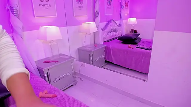 Oriana_Larsson Chat XXX in diretta