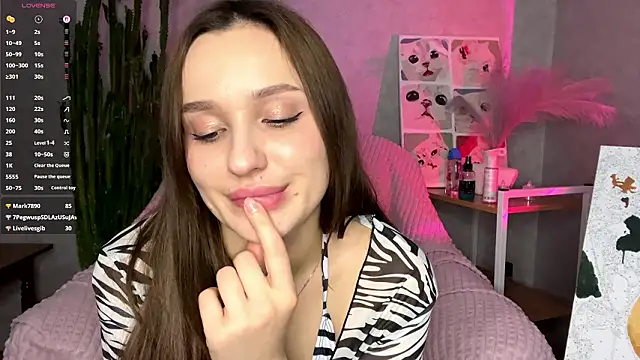 MissLillyNova: онлайн-секс-чат