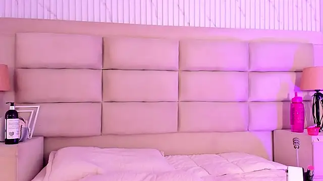 Онлайн чат XXX CarolineFyre