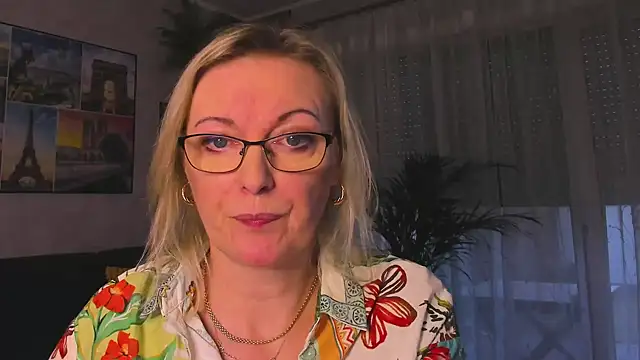 vanessa_chat's Webcam Show