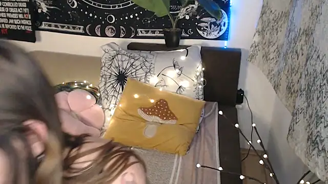 دردشة AlienforTwenty الجنسية المباشرة