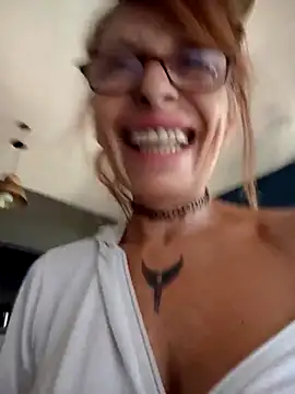 แชท XXX สดของ FrozenWaffle